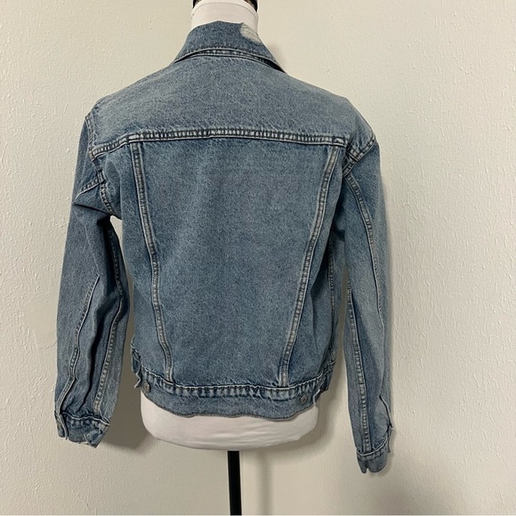Old Navy Juniors Size Small Distressed Light Wash Trucker Jean Jacket EUC - Picture 4 of 8